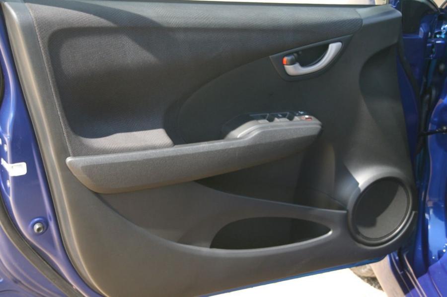  Honda Fit Sport 2009 года  (фото 27 из 66)